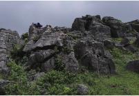 贵州张家湾普洒滑坡原始坡体中发育的岩层化学风化(岩溶微地貌)